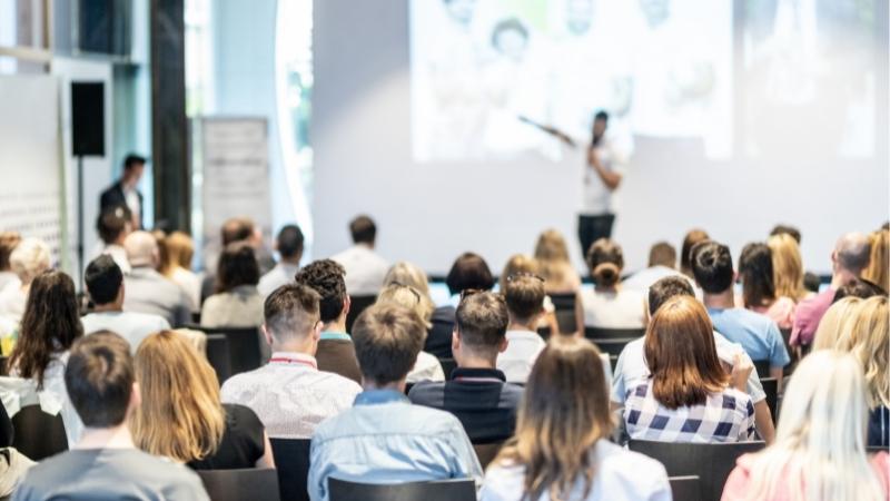 Como organizar con éxito un evento virtual